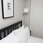 Joivy 1 Bed Flat, Heart Of Grassmarket * Edinburgh