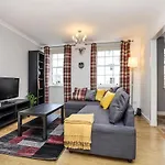 Joivy 1 Bed Flat, Heart Of Grassmarket Daire