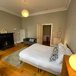 公寓 Grand City Apartment In Stockbridge Area *