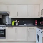Stockbridge Two Bedroom * إدنبرة