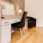 Castle Street 3*