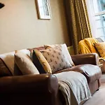Royal Mile & Arthur's Seat Apt With Private Parking דירה