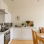The Writer's Attic By Calton Living Апартаменты