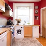 Joivy Old Town 1-bed With Stunning Views