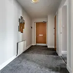 Appartement Amazing - Cables Wynd Near The Shore - Free Parking *
