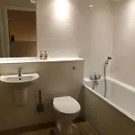 2 Bed 2 Bath With Private Parking דירה *