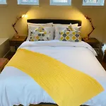 דירה 2 Bed 2 Bath With Private Parking *