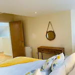 דירה 2 Bed 2 Bath With Private Parking *