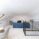 Deluxe Duplex With Garage *
