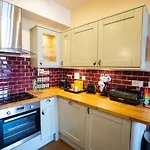 1 Bedroom Apartment *