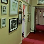 Ξενοδοχείο Eliza House 3*