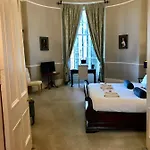 Escape To @ Albyn Place *