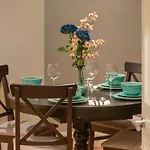 Beautiful Hideout In Center Of *