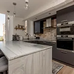 2bd Loft Style - - Free Parking - Pass The Keys דירה *