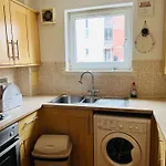 Modern 2bed 2bath Ground Floor Apartamento Edimburgo