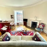 דירה Incredible St Andrew's Sq - 2 Bed In The Sky *