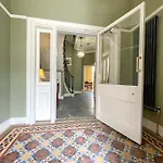 Remarkable 5br Townhouse With Garden, Sleeps 12 شقة