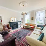 شقة Remarkable 5br Townhouse With Garden, Sleeps 12 إدنبرة