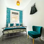 Stunning 2 Bed Nr The Royal Mile & The Castle * Edinburgh