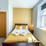 Stunning 2 Bed Nr The Royal Mile & The Castle
