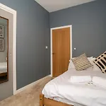 2bd Loft Style - - Free Parking - Pass The Keys דירה אדינבורו