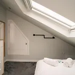 2bd Loft Style - - Free Parking - Pass The Keys דירה