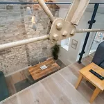 2bd Loft Style - - Free Parking - Pass The Keys