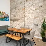 דירה 2bd Loft Style - - Free Parking - Pass The Keys