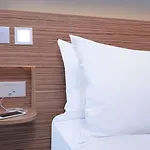 Hotell Travelodge 3*