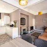 Joivy Homely By St Giles With Desk Apartment *