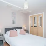 Апартаменты Modern Renovated 2bed Flat With Free Parking Эдинбург