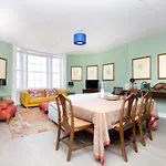 Apartamento Joivy Inviting Flat At The Heart Of *
