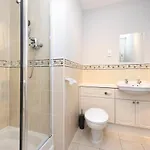 Joivy Modern Flat With Free Parking شقة