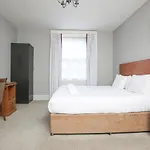 Cairn & Hotel apartamentowy Edynburg
