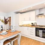 Διαμέρισμα Luxury Modern 3 Bedroom In Centre *