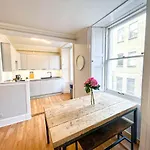 Apartamento Rose Street's Hidden Treasure- 2bed Newly Refurbished Edimburgo