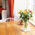 Charming Hideaway In Centre Edinburgh