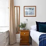 Charming Hideaway In Centre Apartment Edinburgh