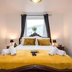 Cosy 2 Bedroom In The Heart Of