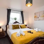 Cosy 2 Bedroom In The Heart Of