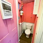 Open Plan 2 Bed Apt, Near Castle Эдинбург