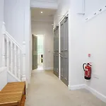 Fabulous 5 Double Bedroom Old Town *