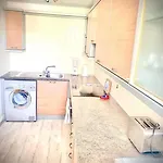 Daire Bright Modern Edinburgh
