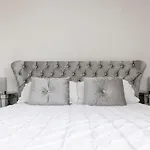 Joivy Elegant Flat With Balcony Lejlighed *
