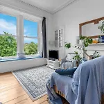 Bright And Spacious Flat Overlooking The Meadows Edimburgo