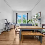 Apartamento Bright And Spacious Flat Overlooking The Meadows *