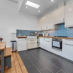 Bright And Spacious Flat Overlooking The Meadows Edimburgo