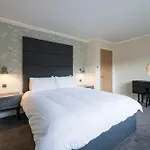 - - With Balcony And Free, Secure Garage Parking * Edimburgo