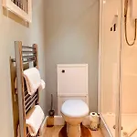 Royal Mile Apt, Just 1 Min From Castle! *