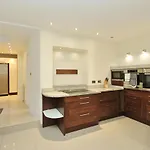 Elegant 3-bedroom Ramsay Garden In Centre Daire Edinburgh